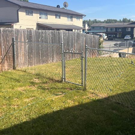 Lovely Two Bedroom, Minutes Away From Downtown Анкъридж Екстериор снимка