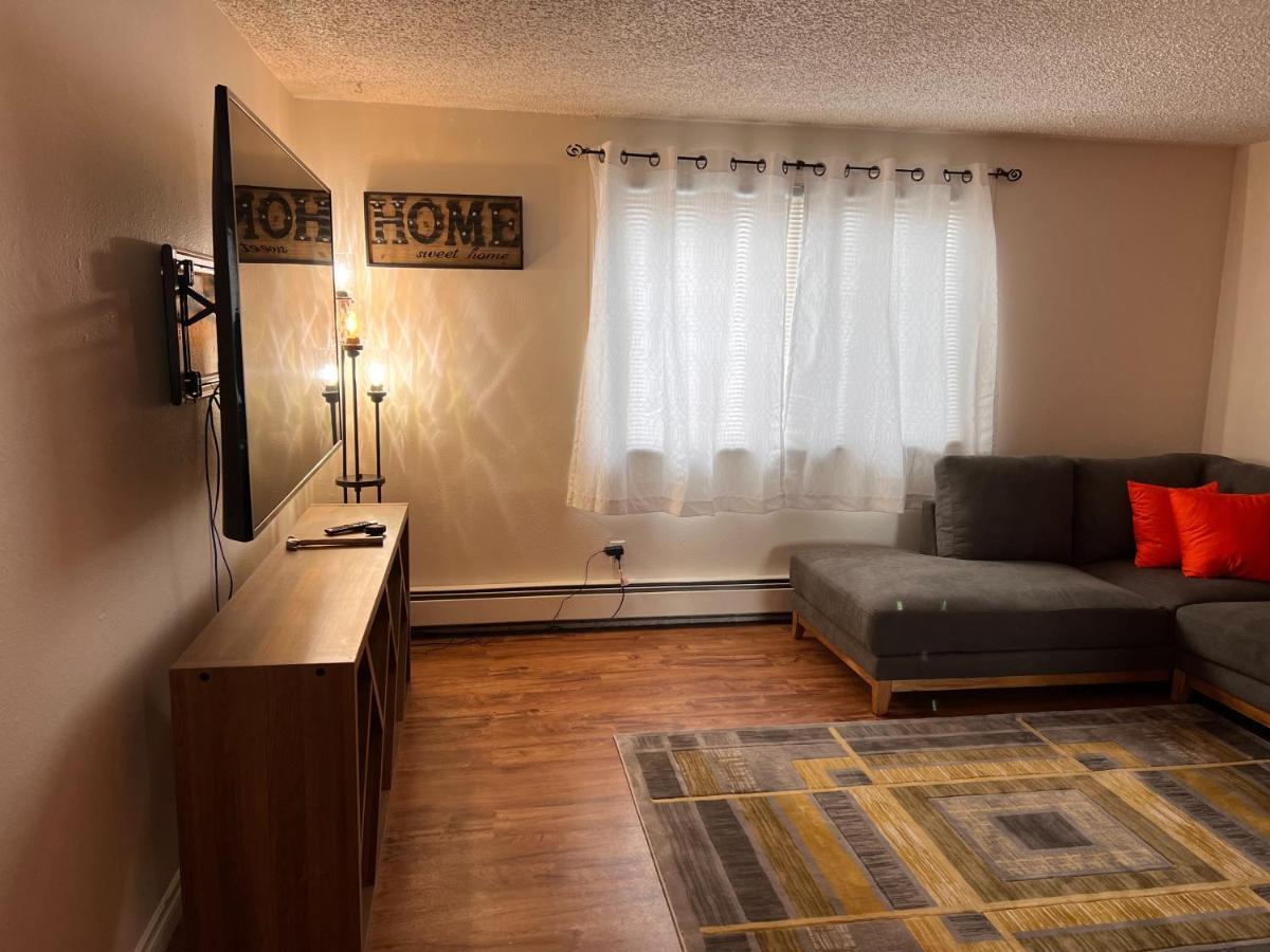 Lovely Two Bedroom, Minutes Away From Downtown Анкъридж Екстериор снимка